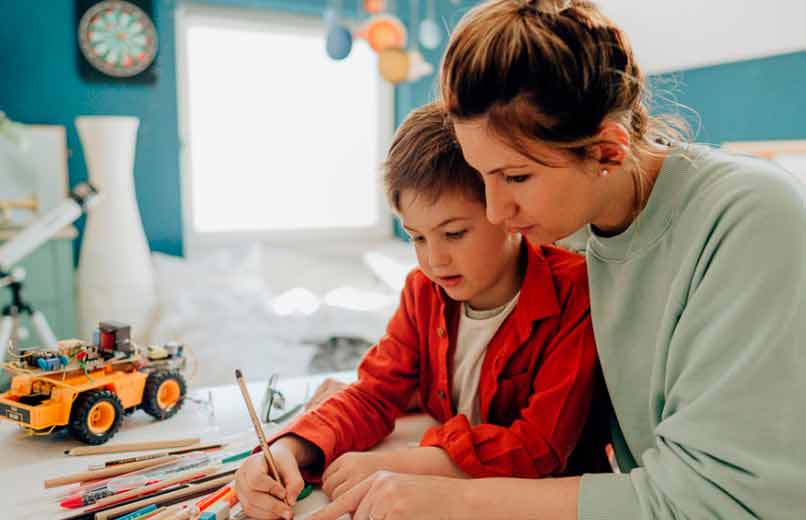 Ensino Doméstico em Portugal: Famílias Que Teimam Num Braço de Ferro Com a Lei de Portugal